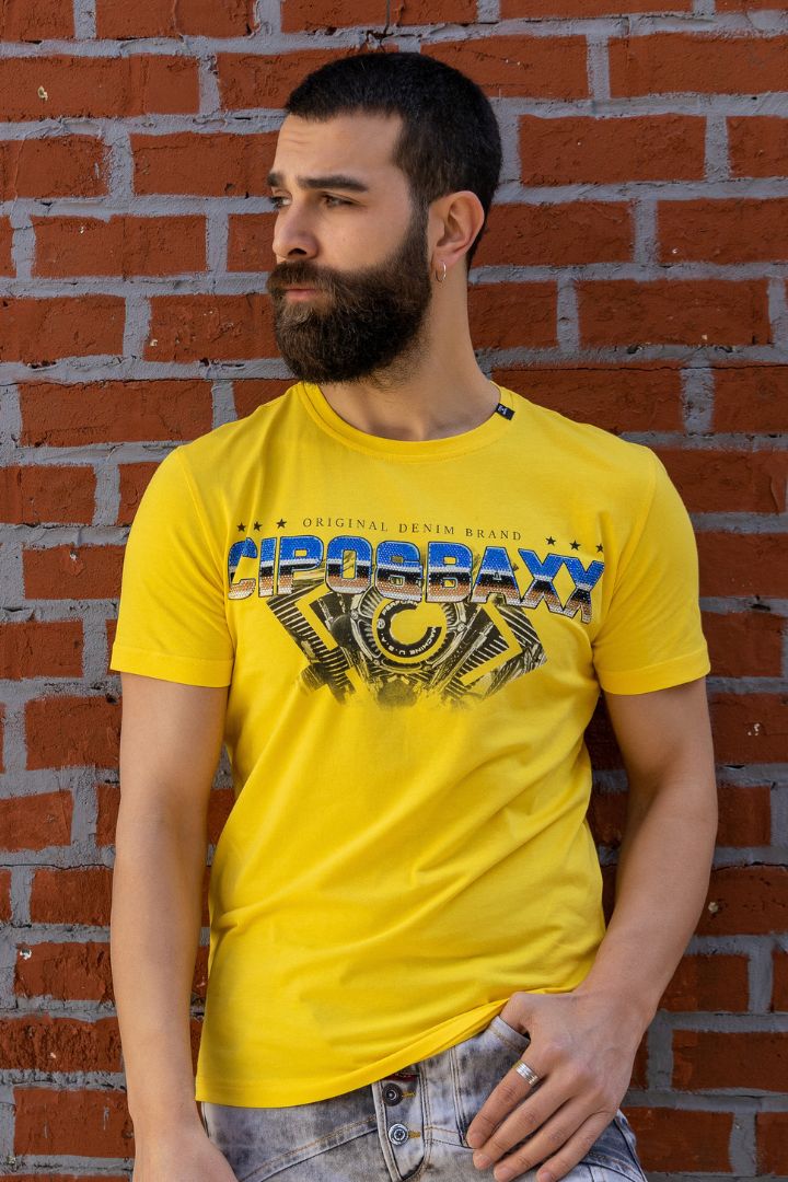 CT721 T-shirt dans un look extravagant