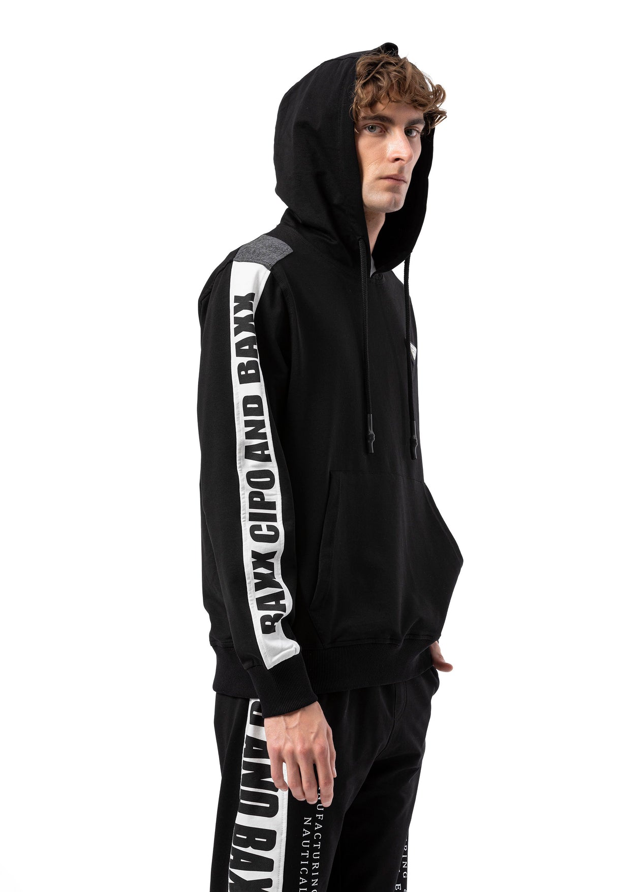 CLR162 Herren Jogginganzug – Schwarz mit weißen Schriftzügen