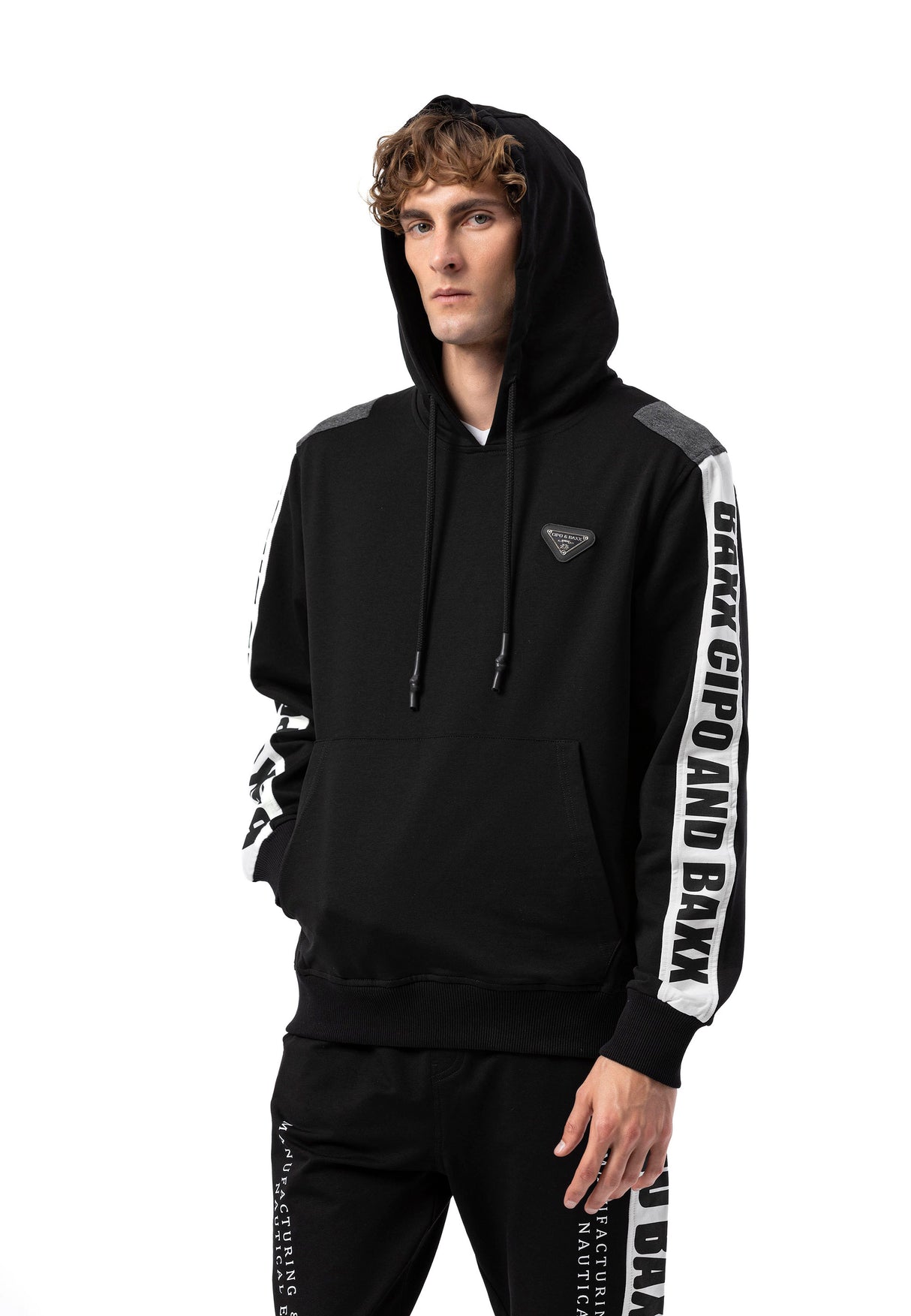 CLR162 Herren Jogginganzug – Schwarz mit weißen Schriftzügen