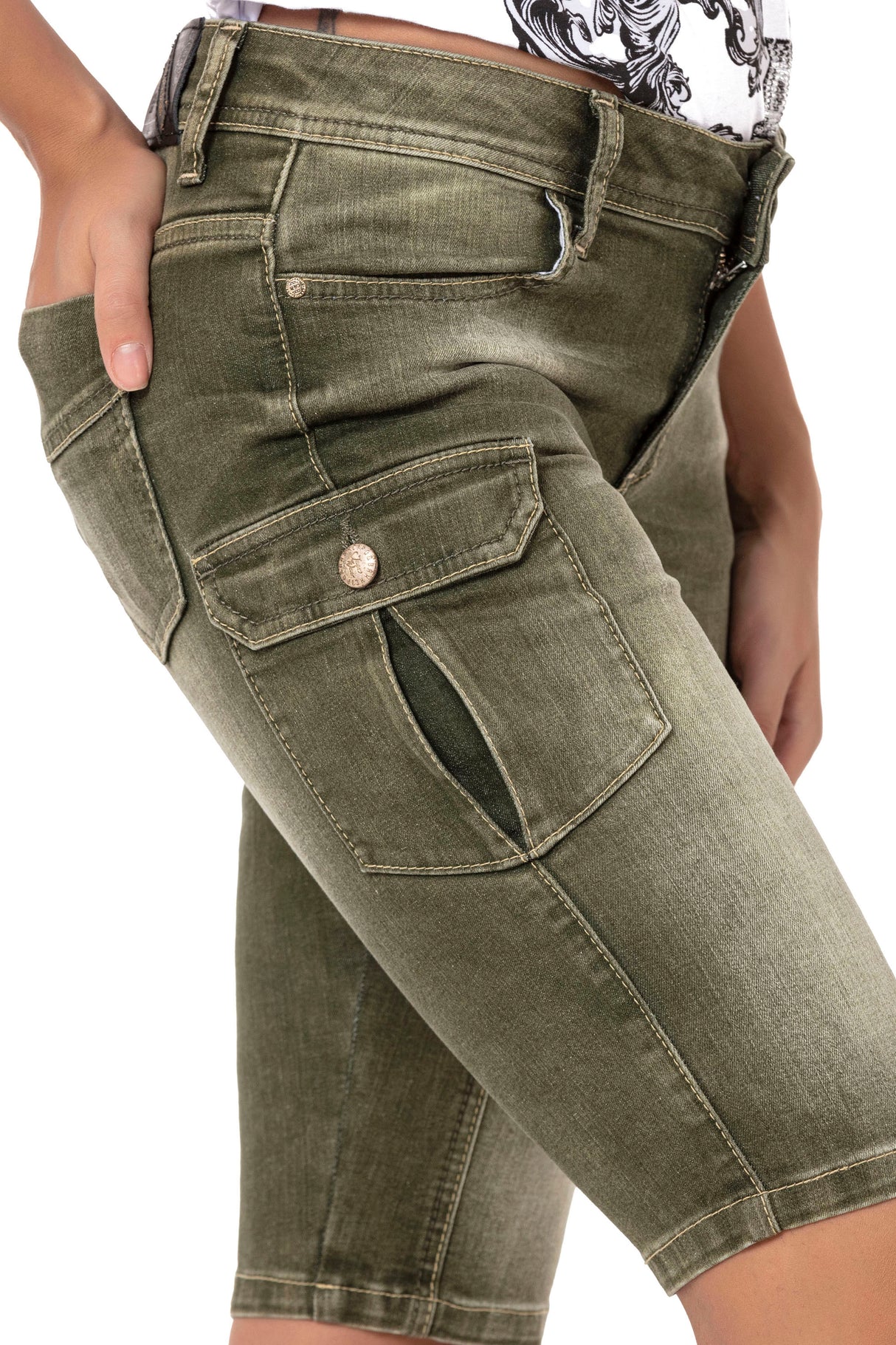 WK178 Women Capri Shorts met trendy vrachtzakken