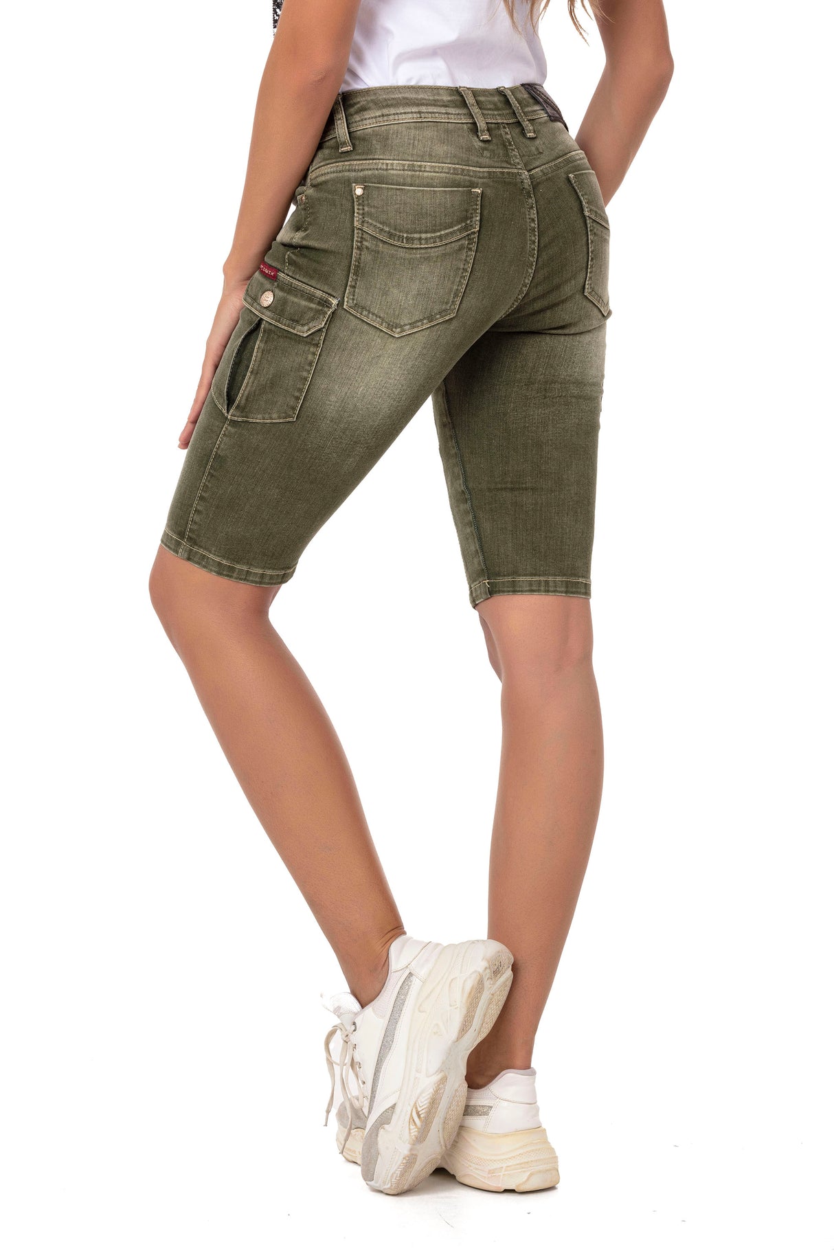 WK178 Women Capri Shorts met trendy vrachtzakken