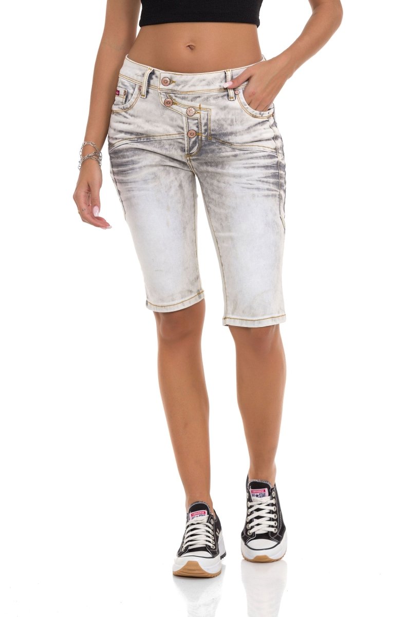 WK190 women shorts in summer look