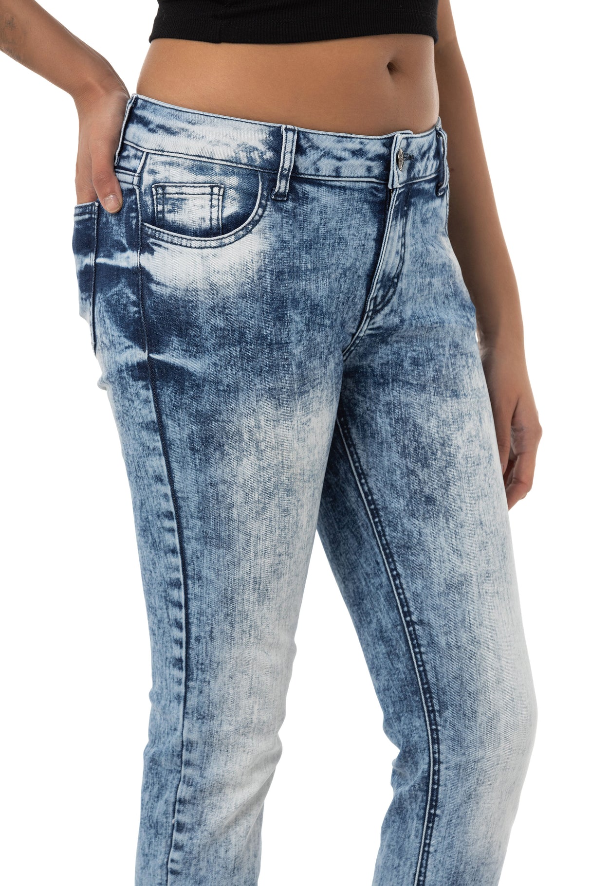 WD459 Mujeres Jeans de ajuste delgado en un aspecto moderno
