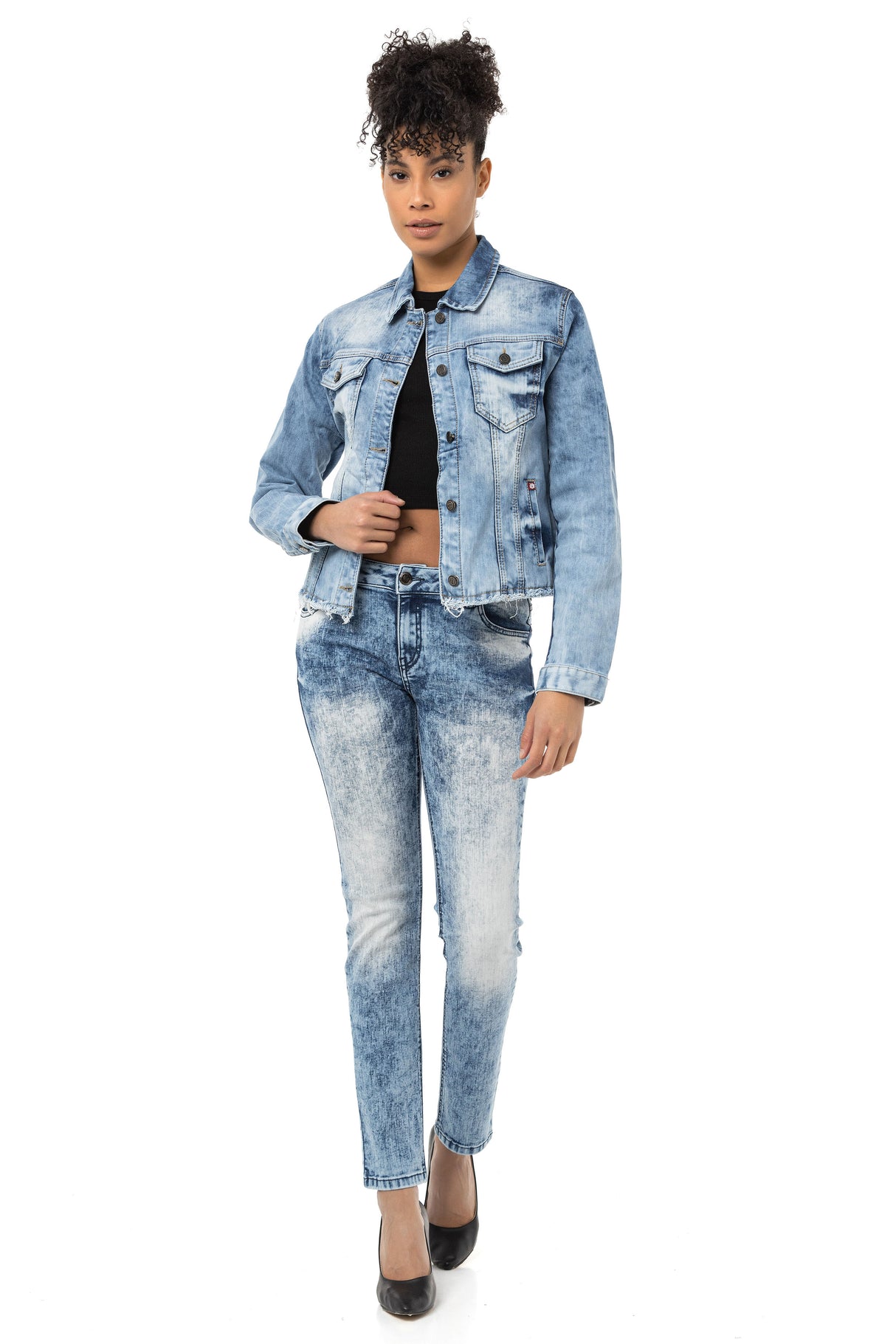 WD459 Donne jeans slim-fit in un look moderno
