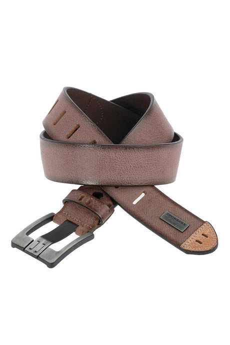 Diseñador de cinturones de cuero para hombres CG106 en un aspecto elegante con parche de metal