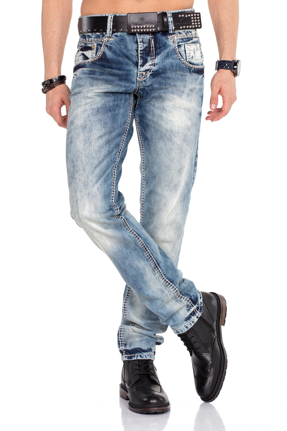C-1149 JEANS ESTÁNDAR PARA HOMBRE