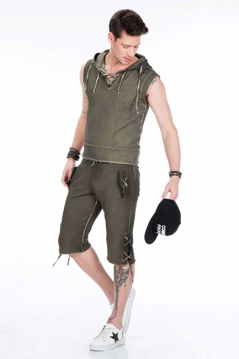 CK168 Hombres capri en el aspecto tradicional de vestuario tradicional