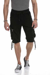 CK225 Men Capri Shorts en un aspecto deportivo