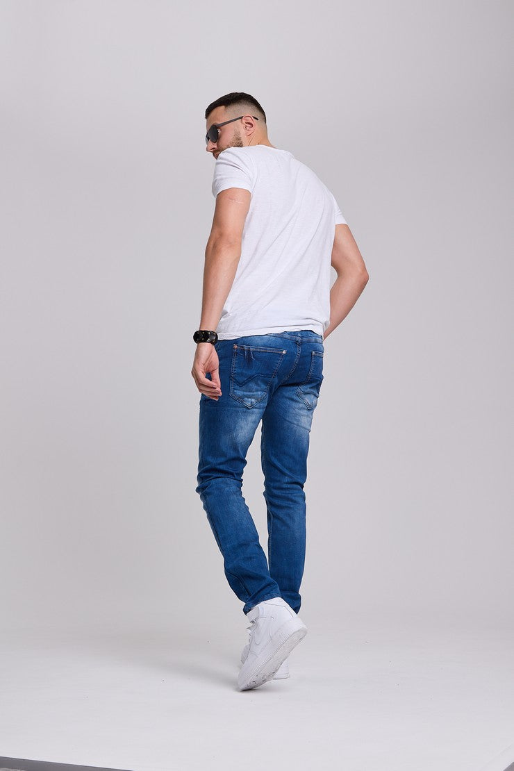 CD319B jeans confortable pour hommes avec un lavage décontracté en coupe slim-fit 