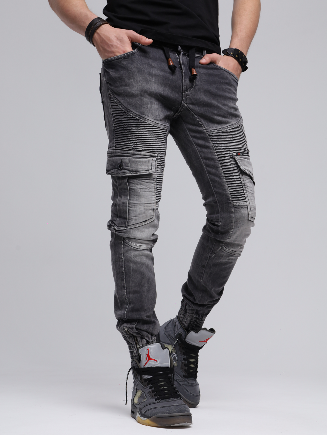 Jeans delgados de hombres CD446 con puños elásticos en el dobladillo