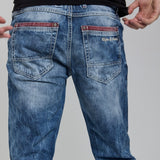 Jeans de tubo para hombres CD520 en uso