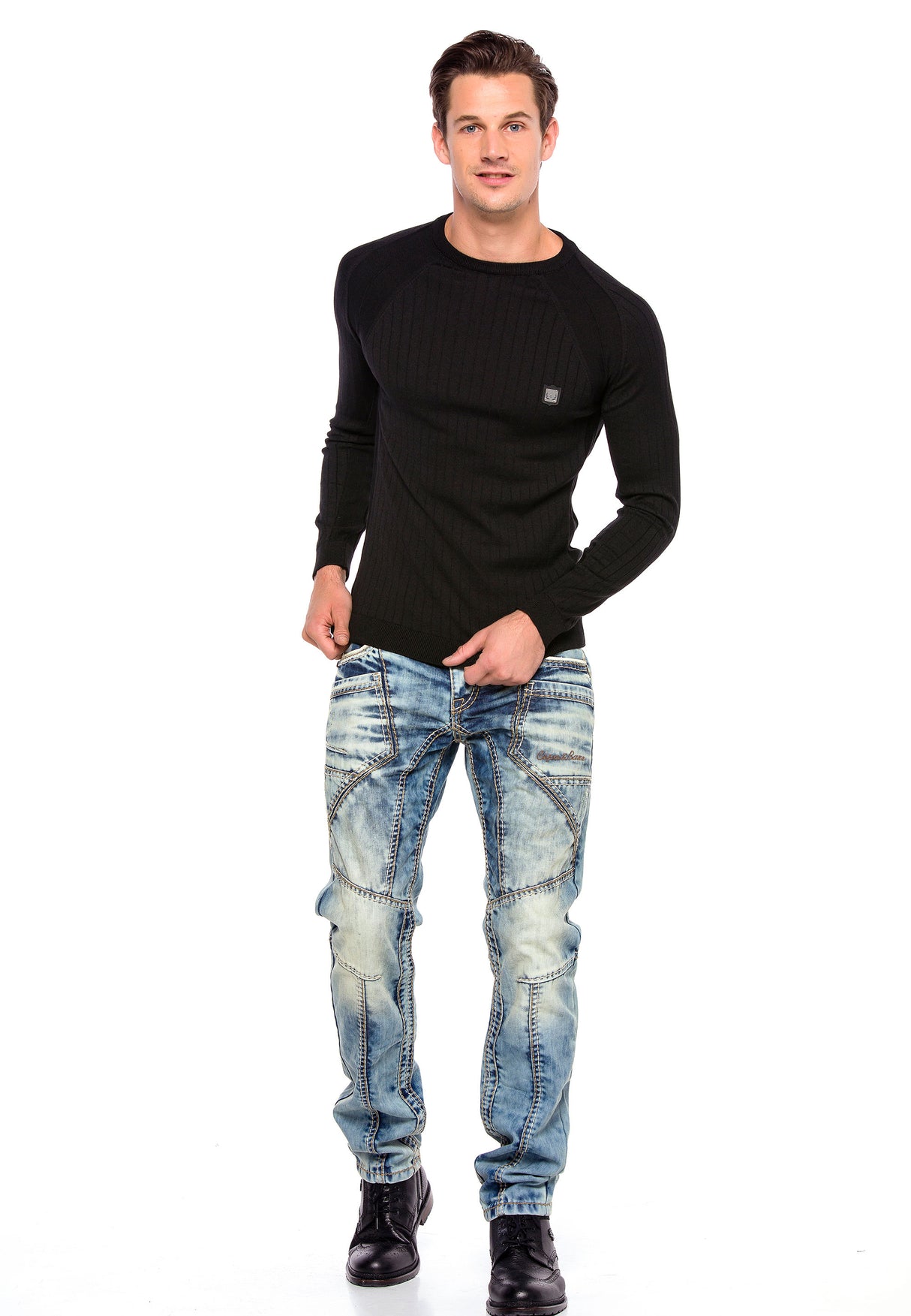 Jeans cómodos para hombres CD535 con costuras decorativas modernas