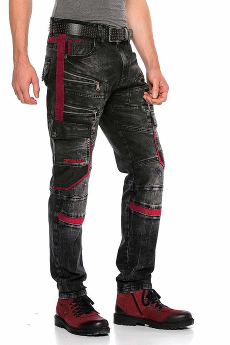 CD561 Men Straight Fit Jeans con elementos llamativos