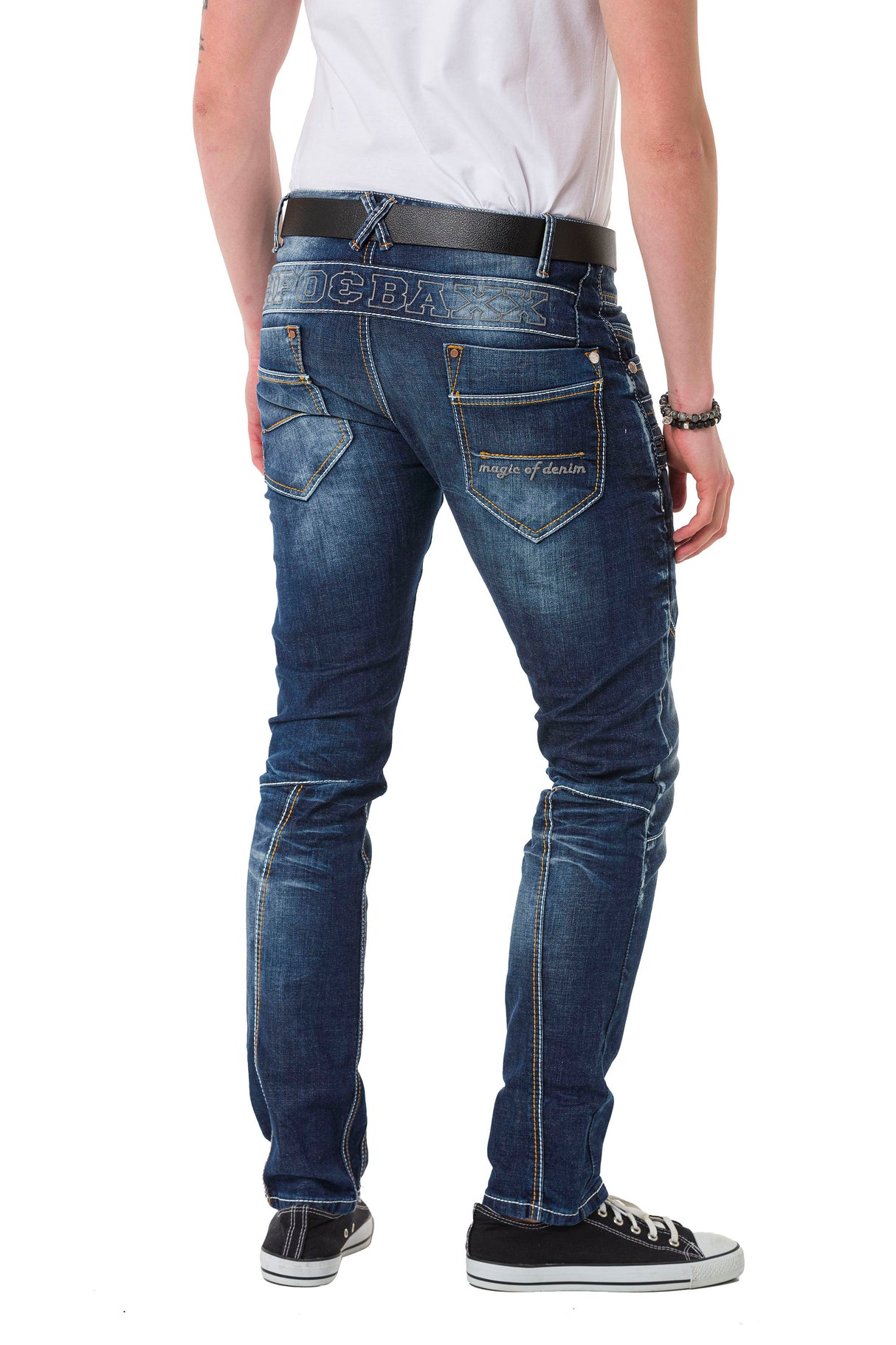 CD584 Jeans cómodos para hombres con costuras de contraste