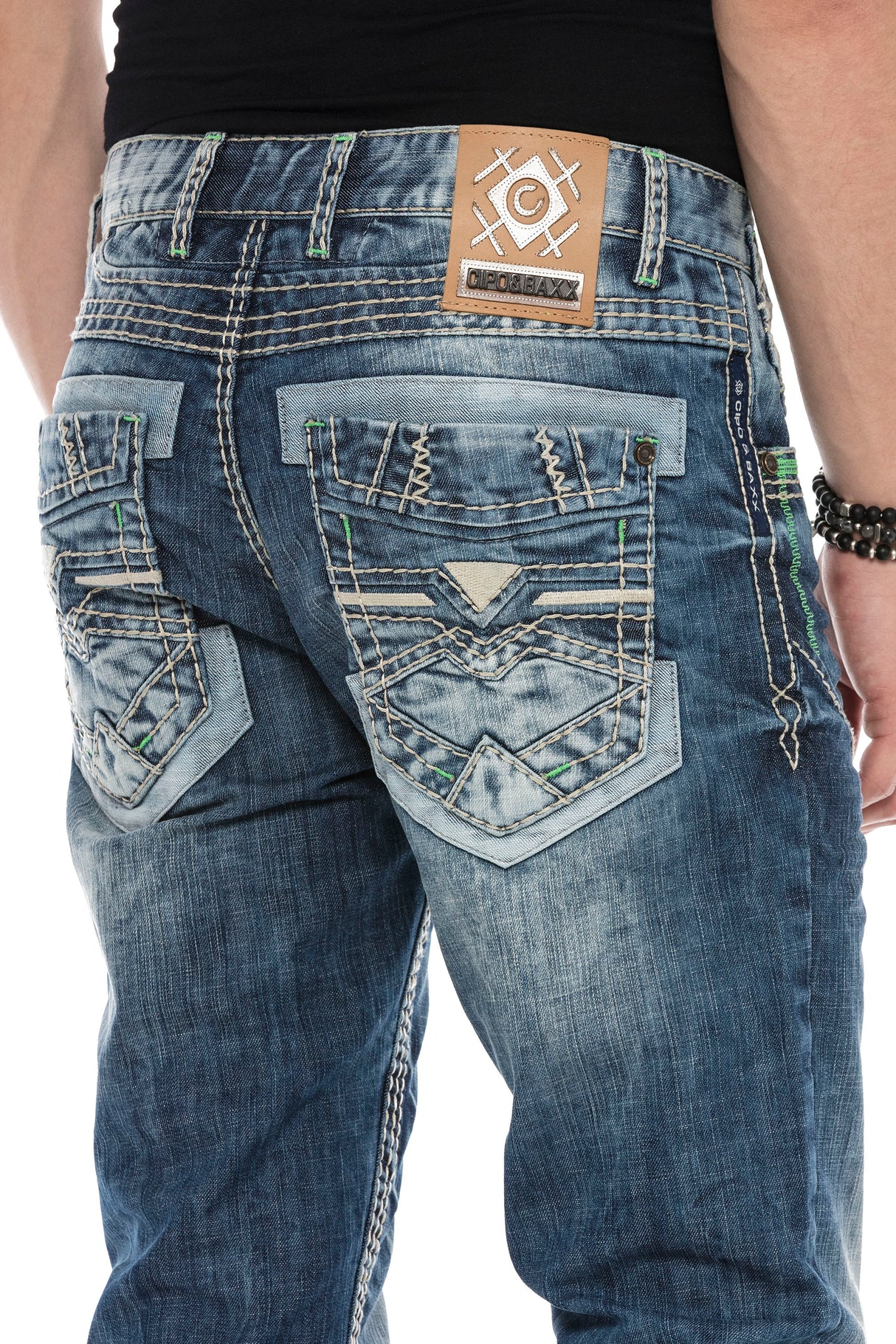 CD597 Jeans cómodos para hombres con puntadas decorativas llamativas
