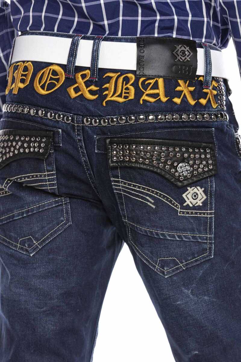 Jeans para hombres CD665 con bordados en un aspecto de moda