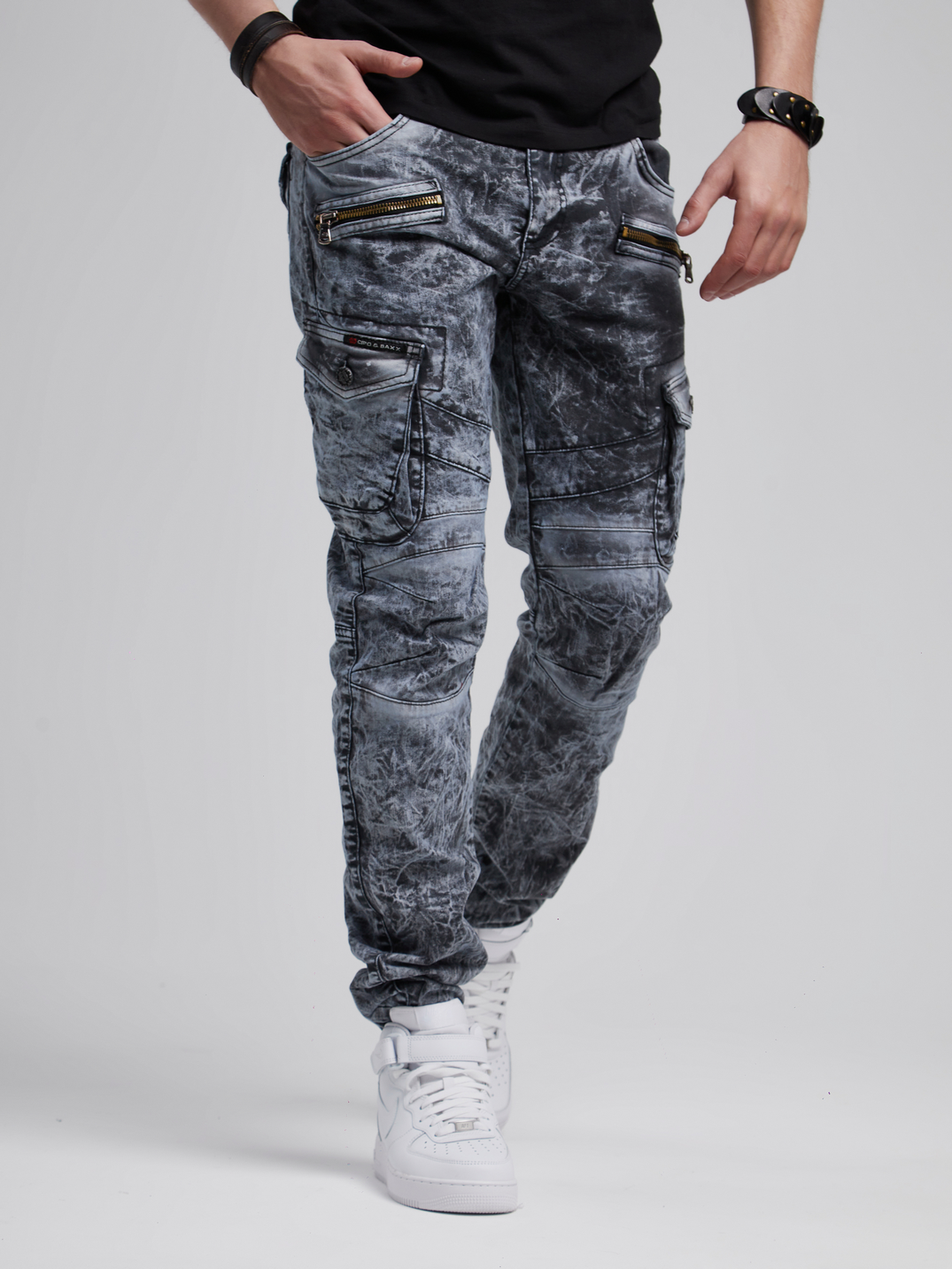 BLACK / W29-L32