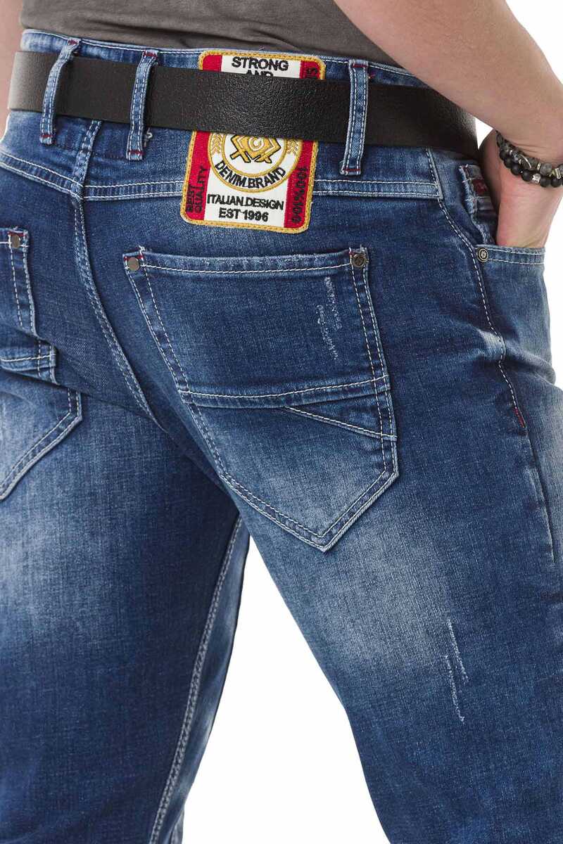 CD781 Men's Straight-Jeans in a fashionable destroyed look