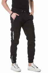 Pantalones de carga para hombres CD788 en un aspecto deportivo
