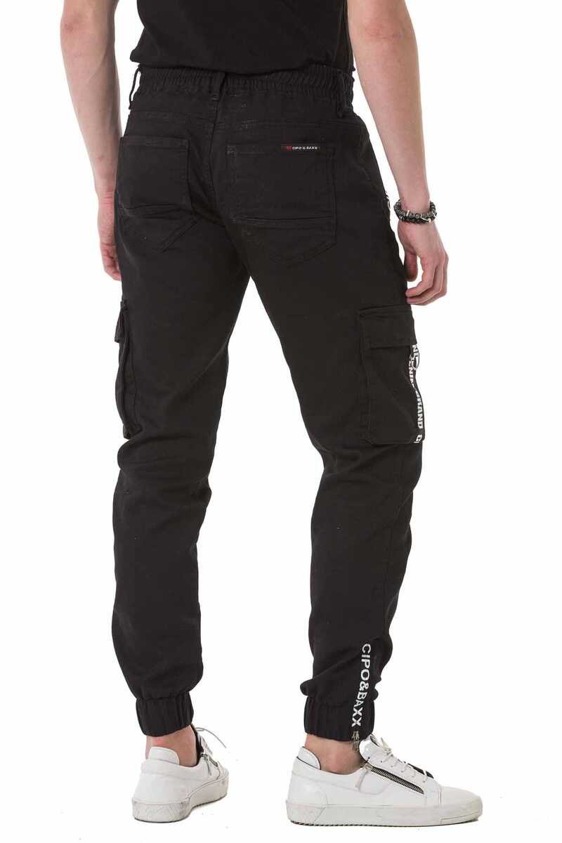 Pantalones de carga para hombres CD788 en un aspecto deportivo