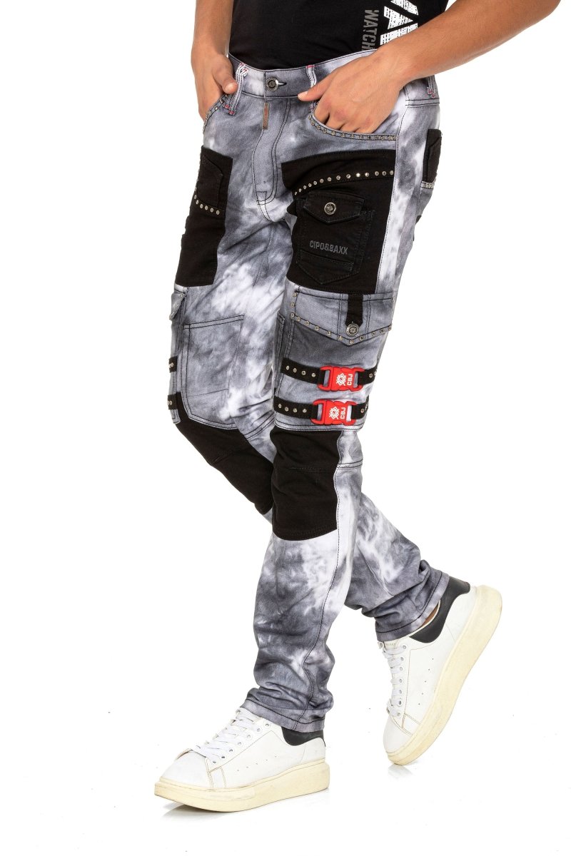 CD805 Hombres Jeans de motociclista de ajuste regular con parche de cuero sintético