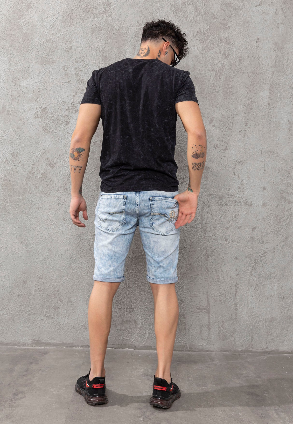 CK266 Bermudas de hombre con un bordado de logo