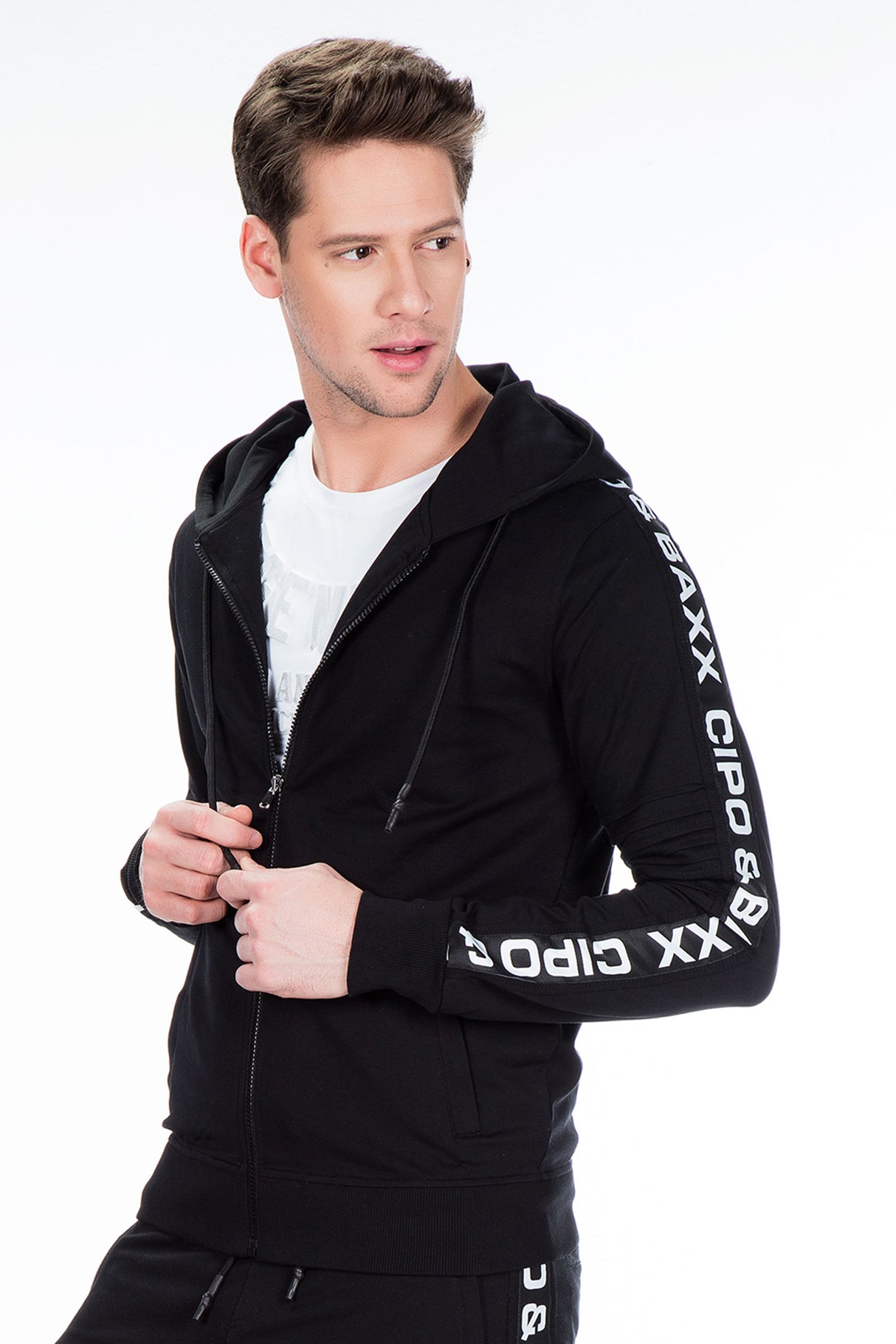 CL292 Chaqueta de sudor para hombres en un look deportivo clásico