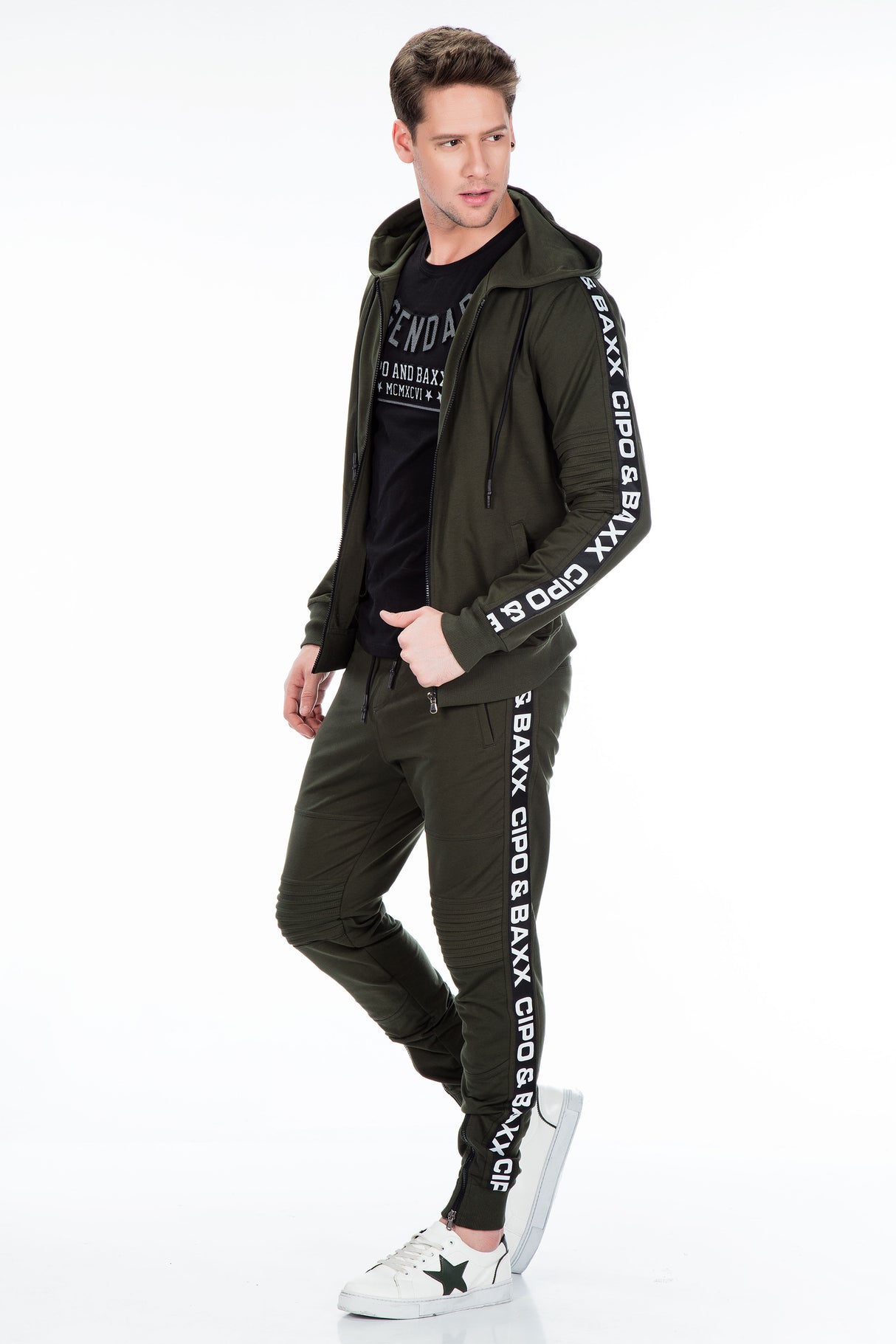 CL292 Chaqueta de sudor para hombres en un look deportivo clásico