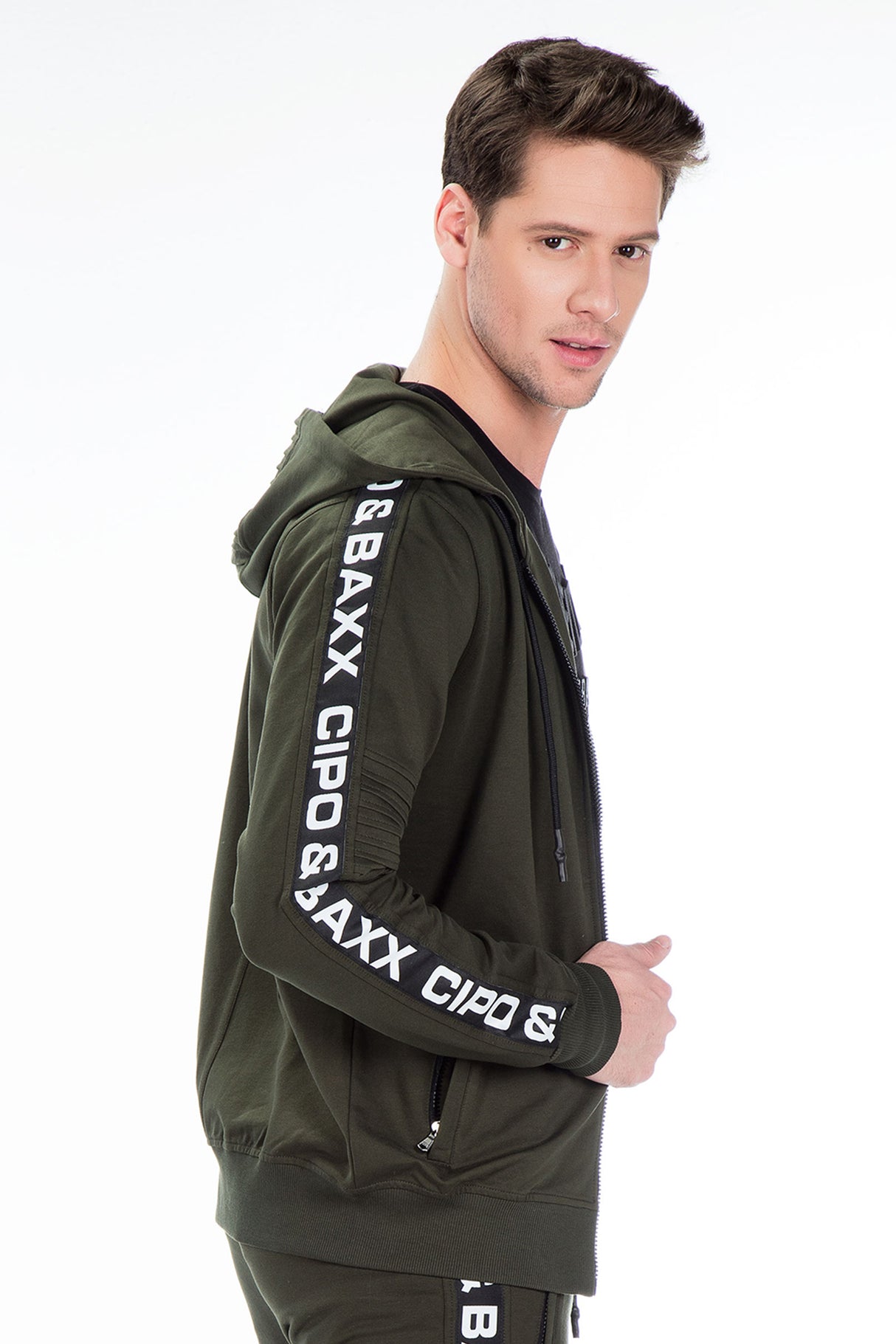 CL292 Chaqueta de sudor para hombres en un look deportivo clásico