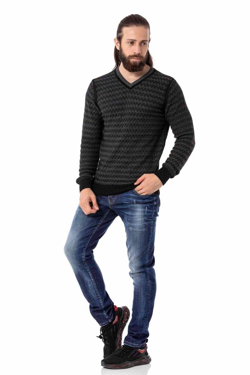 CP273 men knitting sweater with a modern knitting pattern