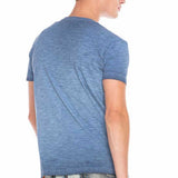 T-shirt maschile CT596 con una piccola patch e logo