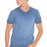 T-shirt maschile CT596 con una piccola patch e logo