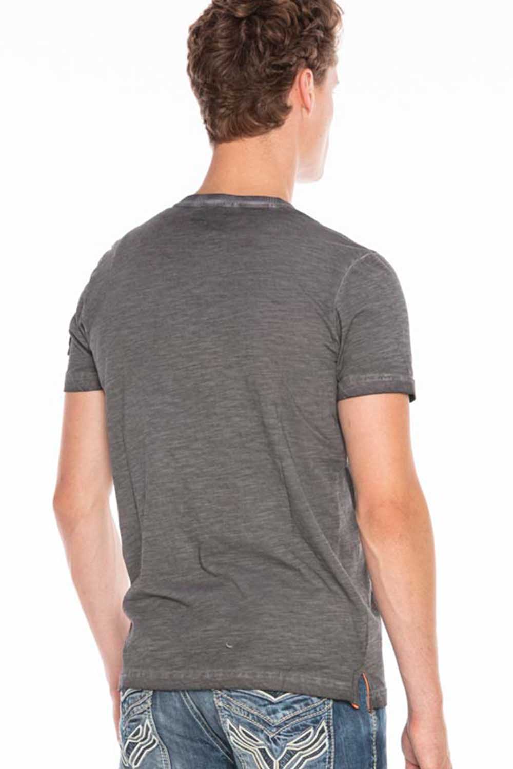 Camiseta para hombres CT596 con un pequeño parche de logotipo