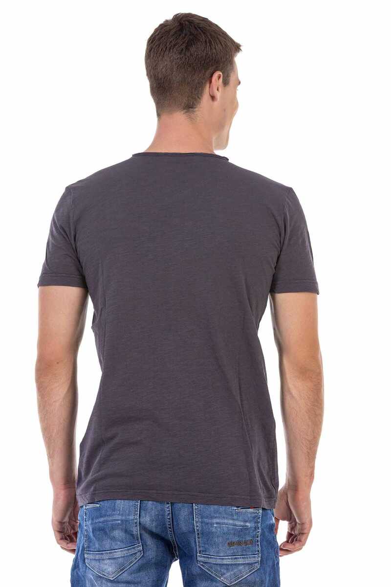 Camiseta para hombres CT648 en un aspecto deportivo