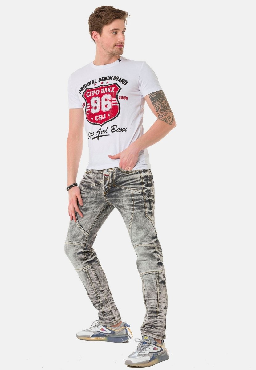 CT670 men's T-shirt with cool front print
