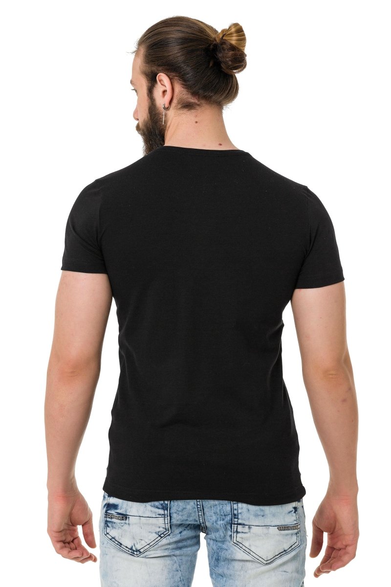 CT721 Camiseta para hombres  en una impresión de marca de aspecto extravagante