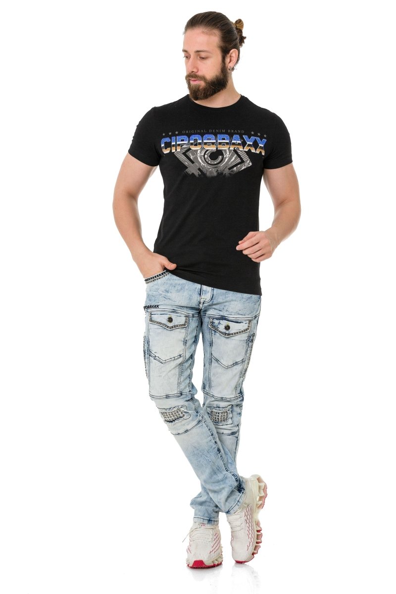 CT721 Camiseta para hombres  en una impresión de marca de aspecto extravagante