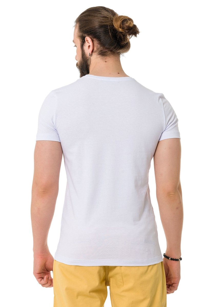 CT721 Camiseta para hombres  en una impresión de marca de aspecto extravagante