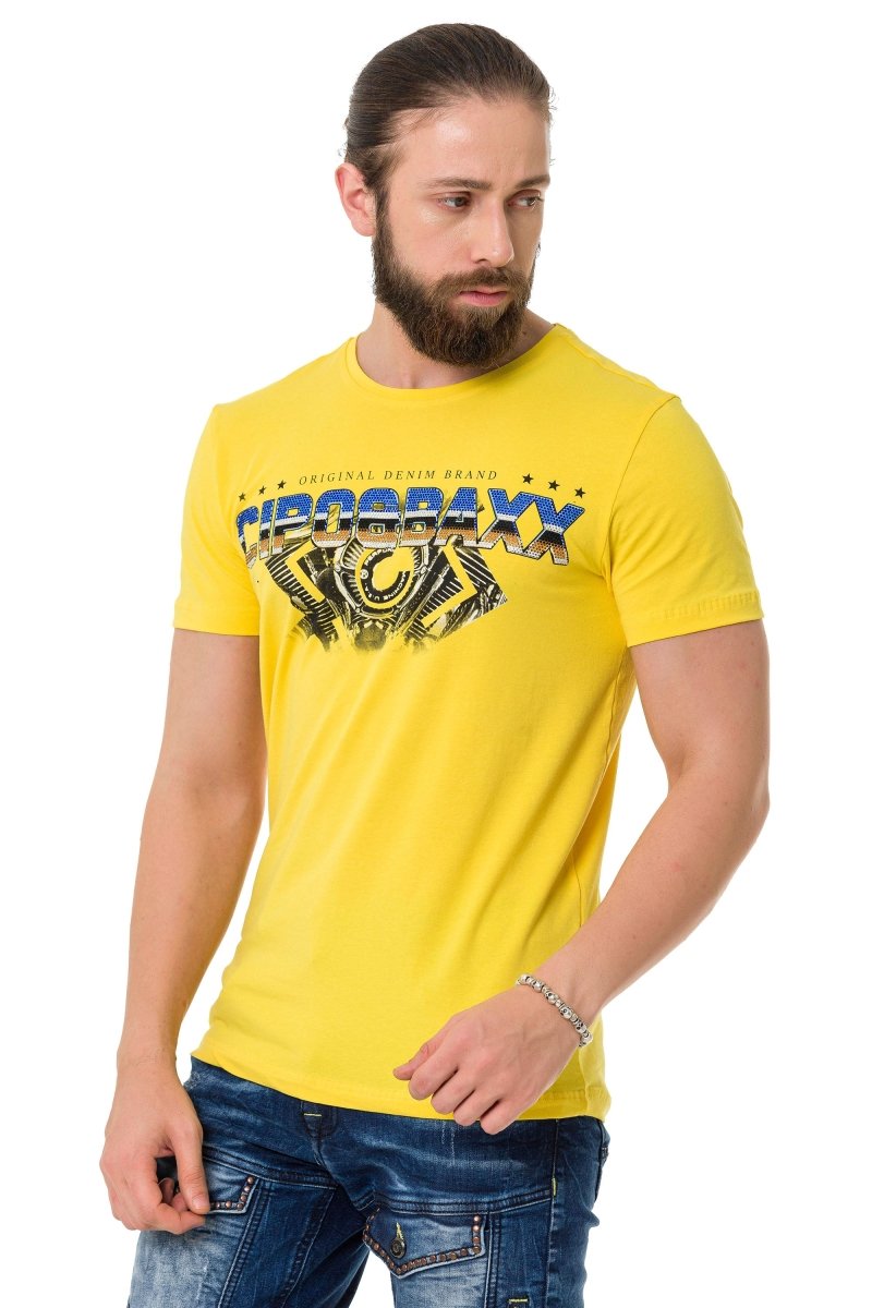 CT721 Camiseta para hombres  en una impresión de marca de aspecto extravagante