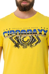 CT721 Camiseta para hombres  en una impresión de marca de aspecto extravagante