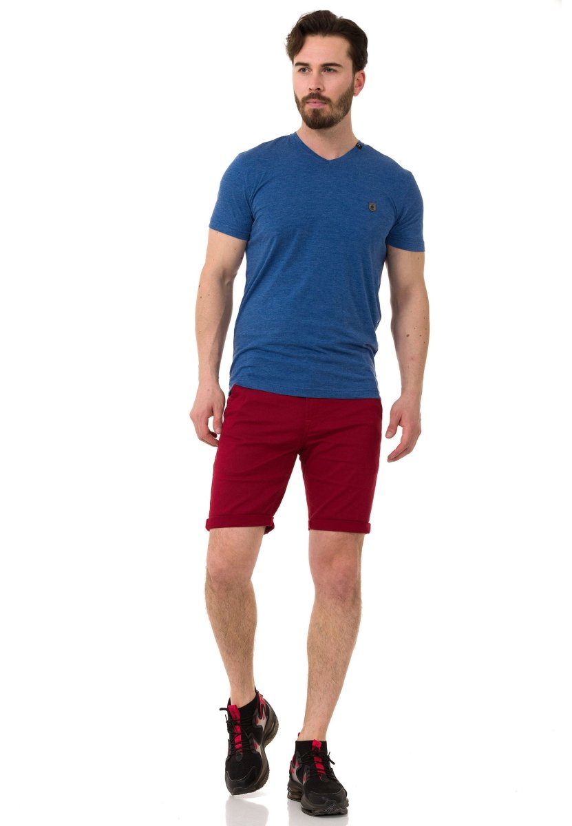 CT773 Camiseta para hombres  en un aspecto deportivo