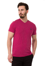 CT773 Camiseta para hombres  en un aspecto deportivo