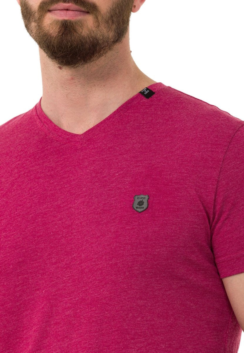 CT773 Camiseta para hombres  en un aspecto deportivo