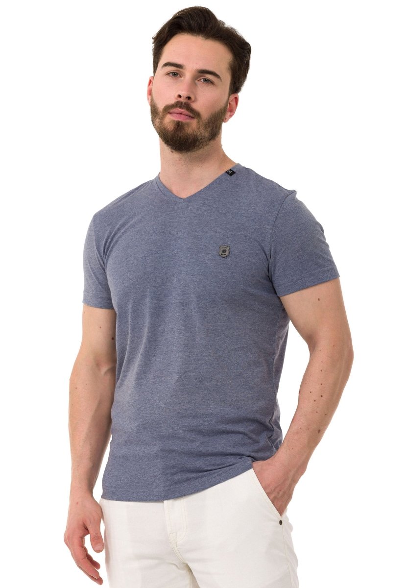CT773 Camiseta para hombres  en un aspecto deportivo