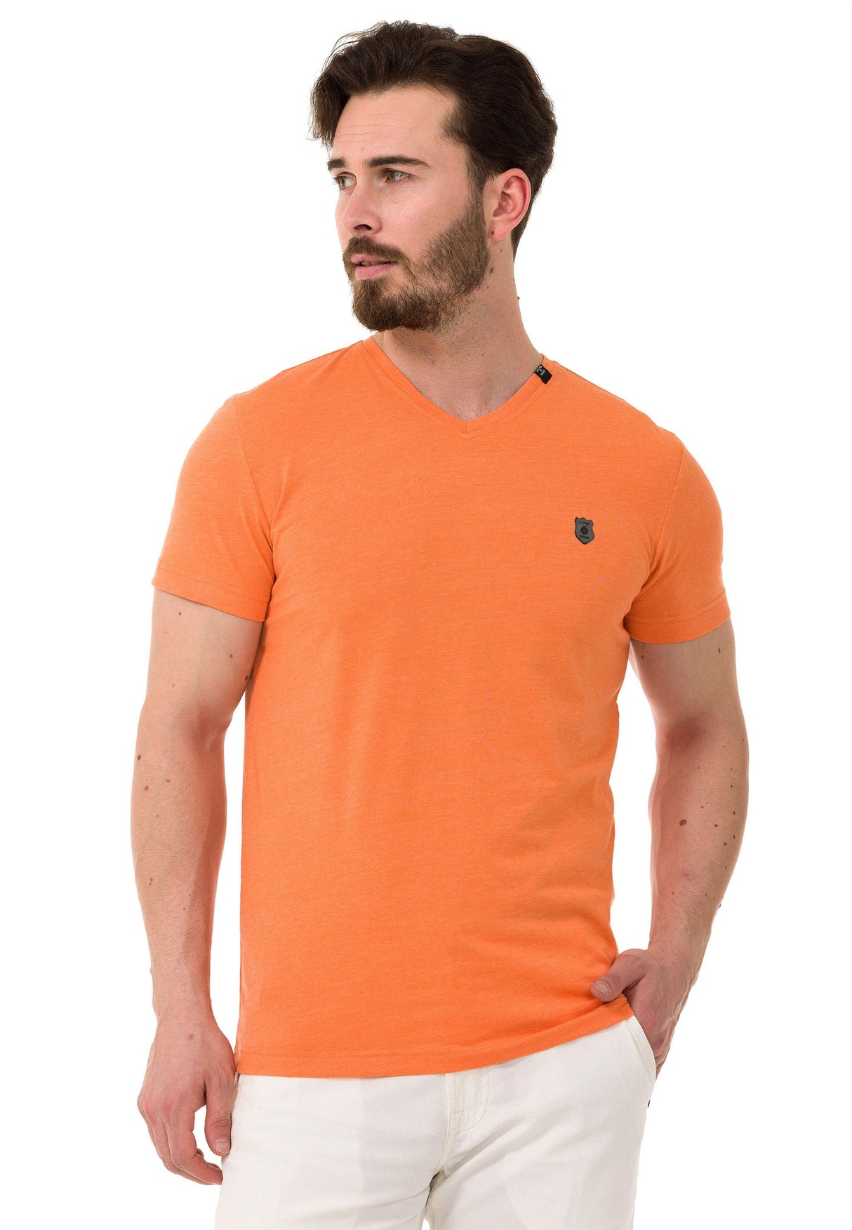 CT773 Camiseta para hombres  en un aspecto deportivo