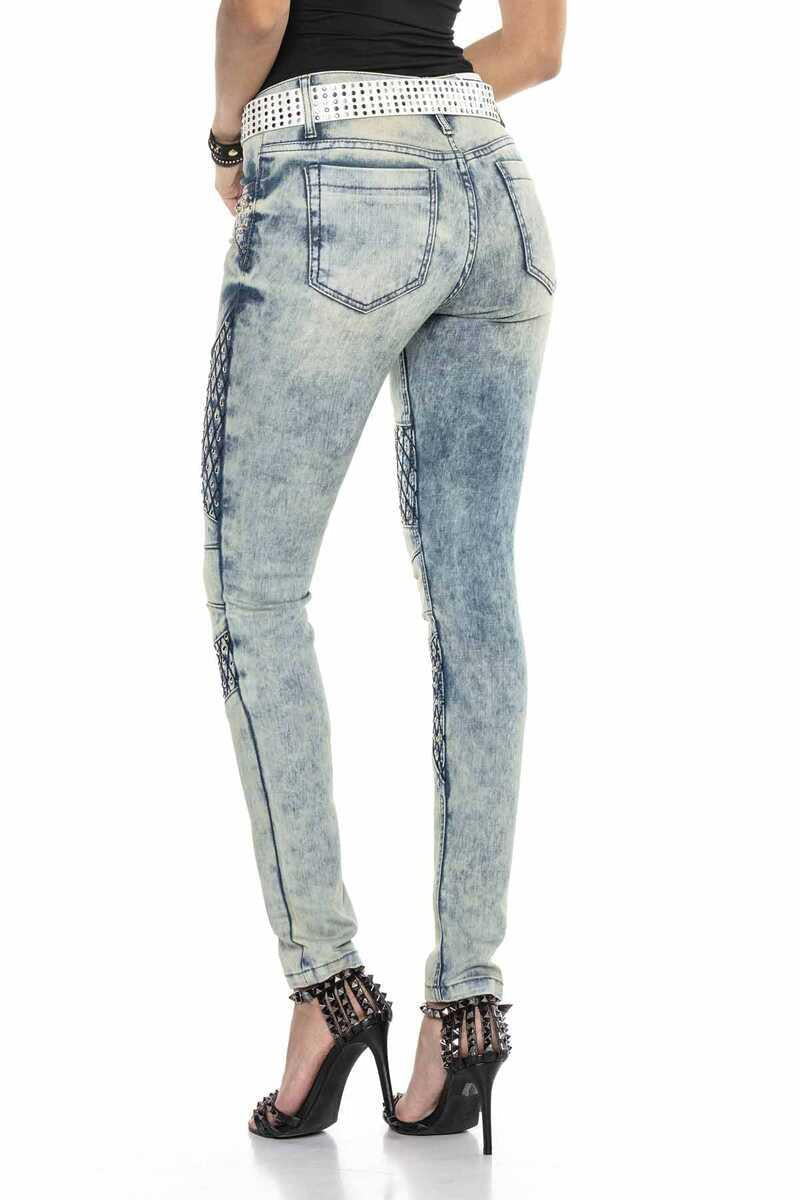 WD410 Femmes Slim-Fit Jeans dans un look moderne avec une ajustement maigre