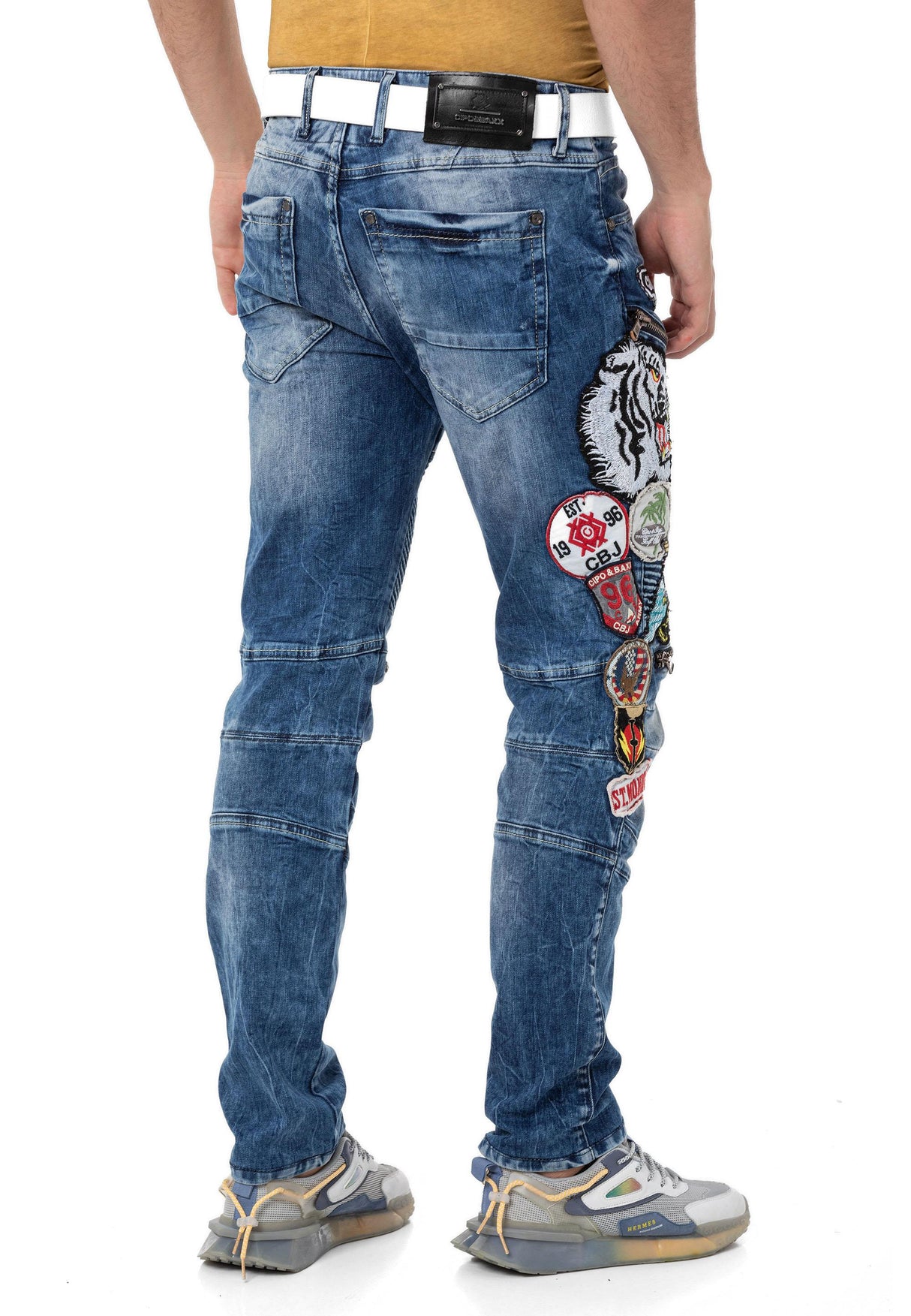 CD490 Herren Röhrenjeans mit Streetstyle Aufnähern
