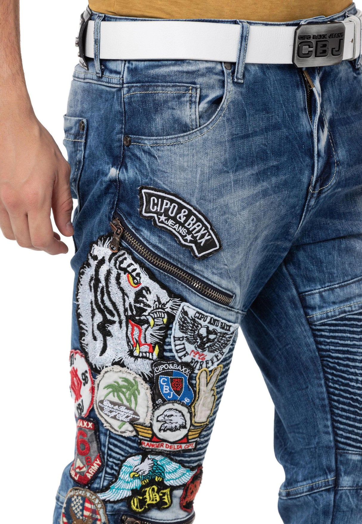 CD490 Herren Röhrenjeans mit Streetstyle Aufnähern