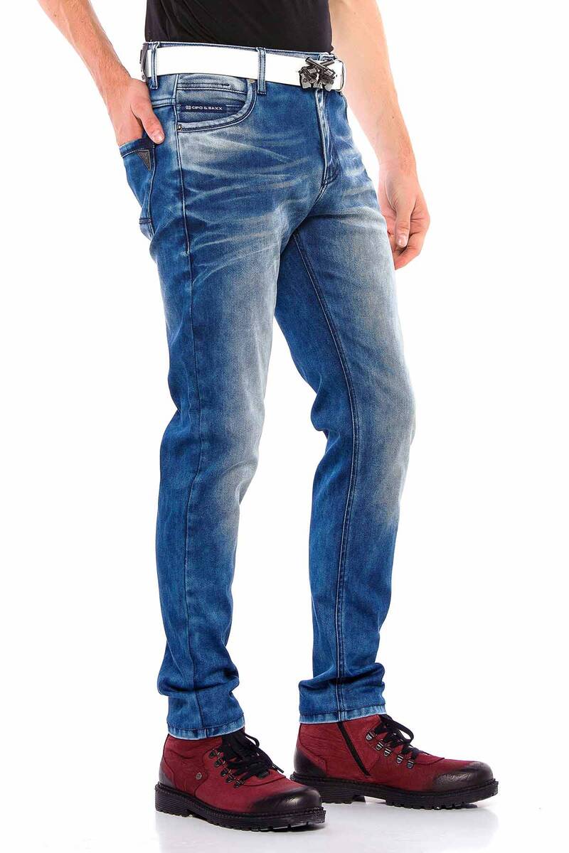CD562 Men's Comfortable Jeans with striking Washing in Straight Fit