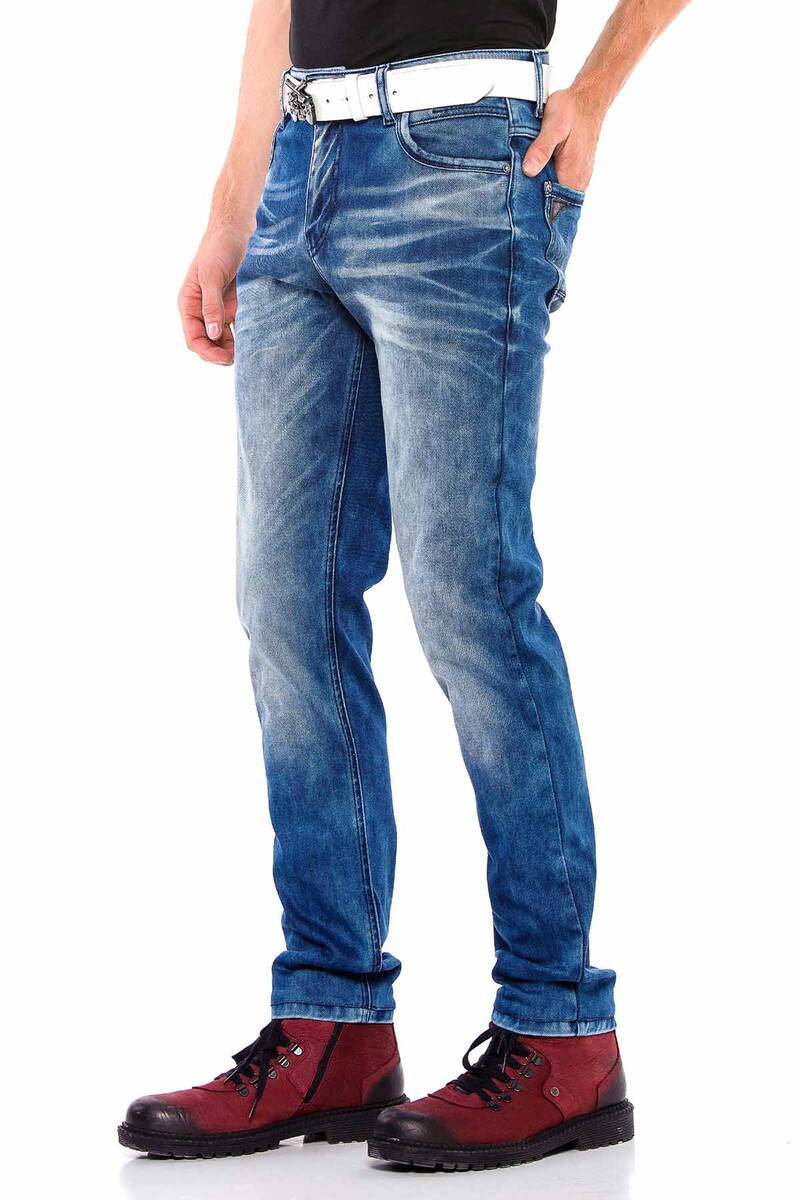 CD562 Men's Comfortable Jeans with striking Washing in Straight Fit